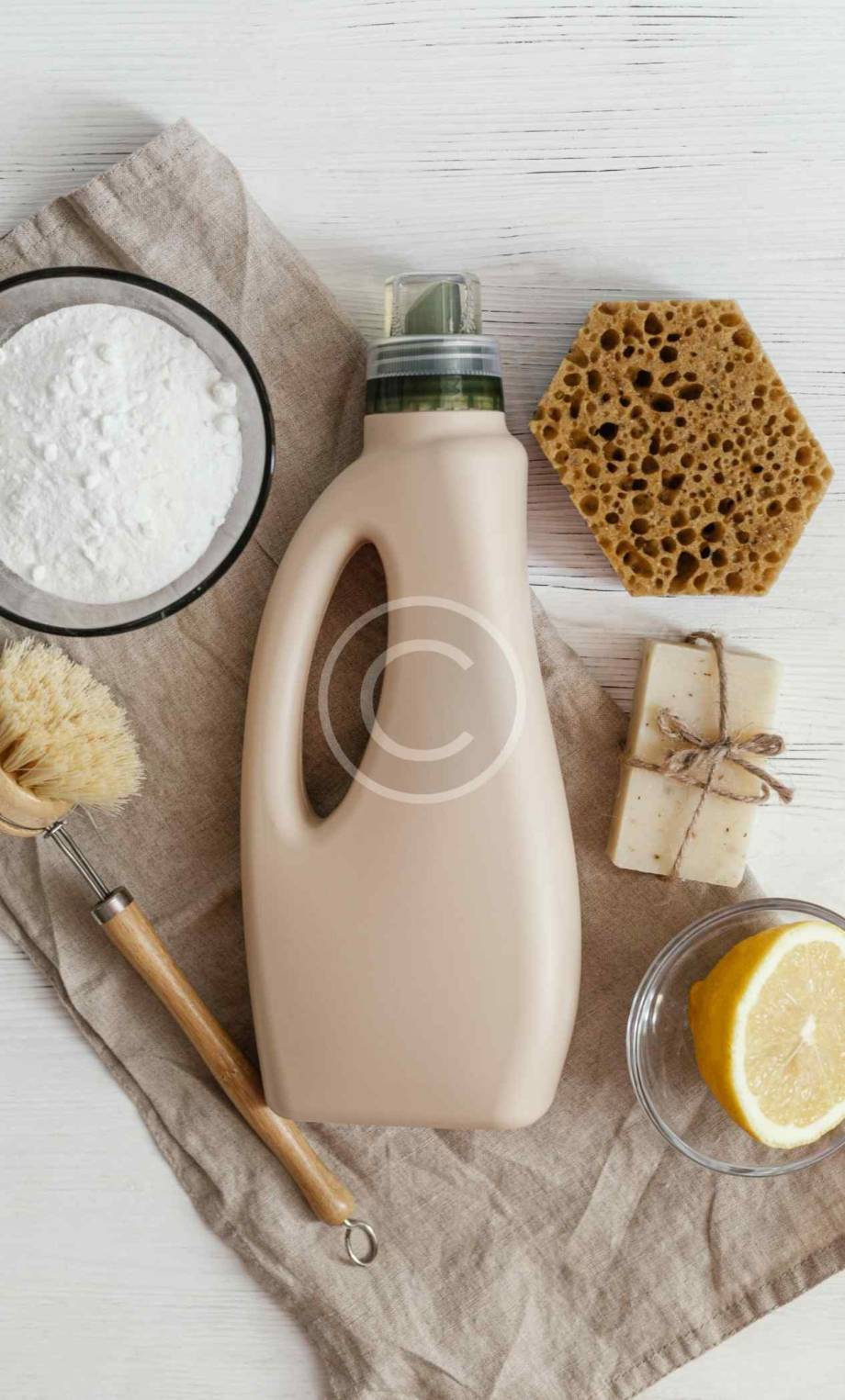 cleaning-products-arrangement-flat-lay